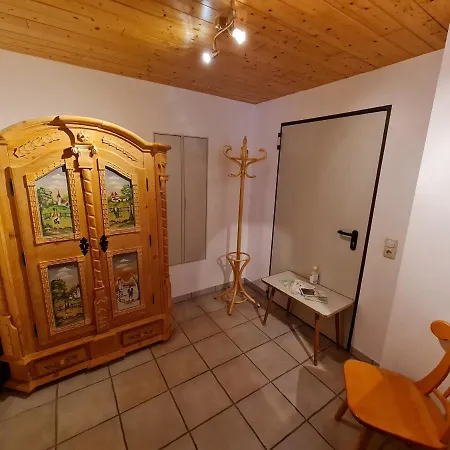 Lauchlehen Apartamento *